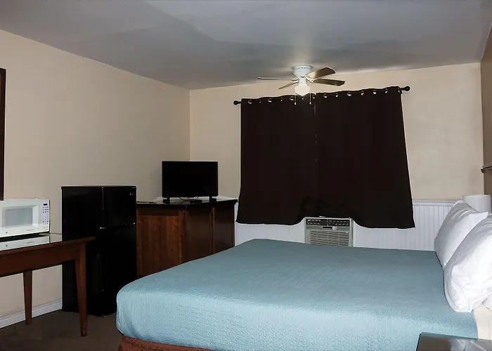 Antler Hotel 2*